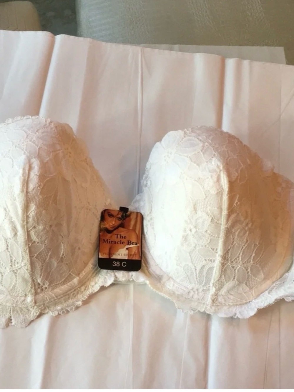 Victoria's Secret Vintage The Miracle Bra Lace  (38C)